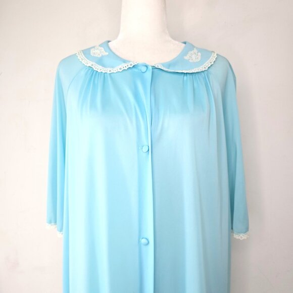Vintage 70s Nylon Button Front Light Blue Dainty Lace Peter Pan Collar Nightgown - Picture 5 of 8